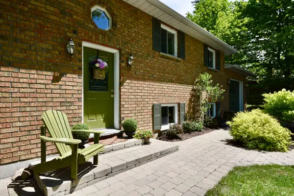 3861 East ST, Innisfil, ON L9S 2L9
