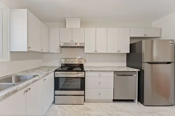 12 King's CT, Orillia, ON L3V 6S4