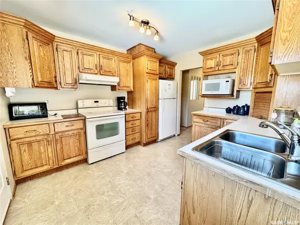 703 Agnew STREET, Prince Albert, SK S6V 2P2