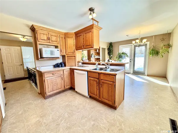 703 Agnew STREET, Prince Albert, SK S6V 2P2