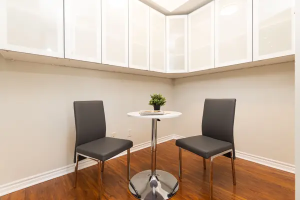 3525 Kariya DR #2701, Mississauga, ON L5B 0C2