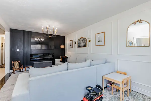 403 Delrex BLVD, Halton Hills, ON L7G 4H8