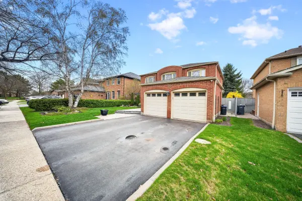 52 Nottingham CRES, Brampton, ON L6S 4G4