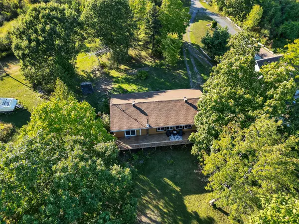 225 Johnson Bay LN, Frontenac Islands, ON K7G 2V6