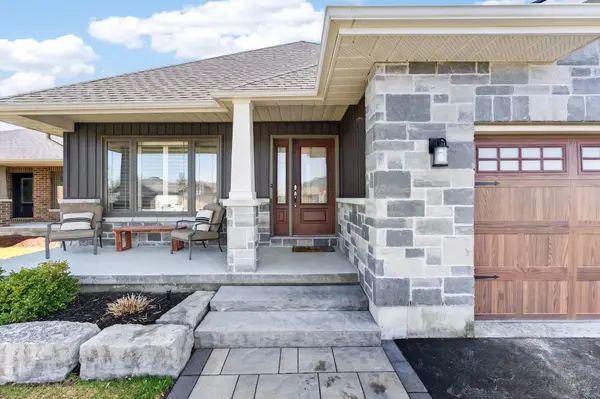 27 Woodburn DR, Quinte West, ON K8V 0E1