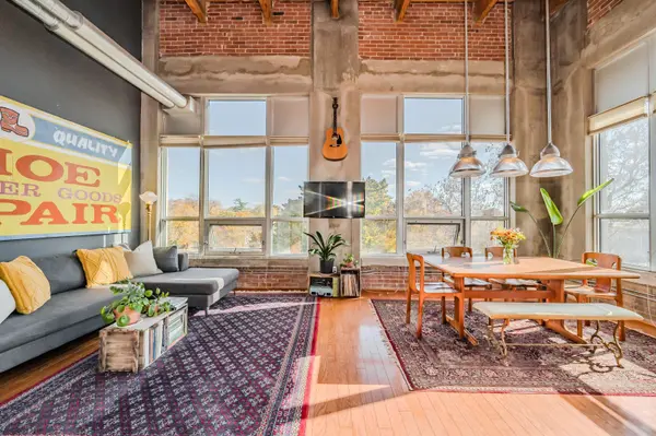 26 Ontario ST #302, Guelph, ON N1E 7K1