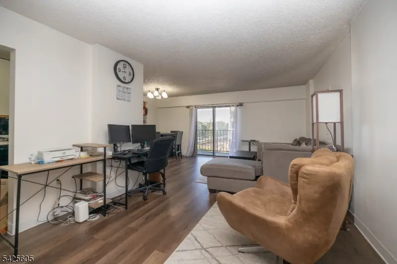 10 N Wood Ave #706, Linden City, NJ 07036