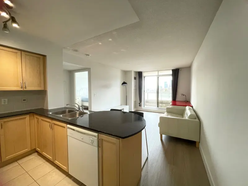 18 Kenaston GDNS #501, Toronto C15, ON M2K 1G8