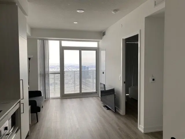 195 Commerce ST #5008, Vaughan, ON L4K 0P9