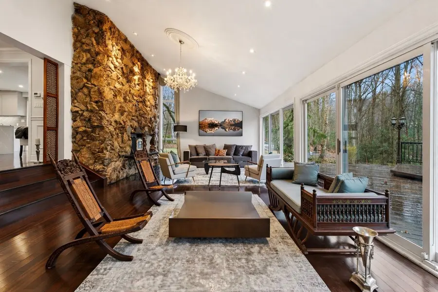 14038 Bayview AVE, Aurora, ON L4G 3G8