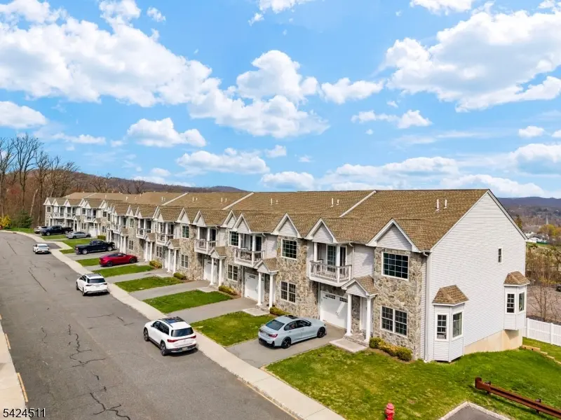 64 Halina Ln, Butler Boro, NJ 07405