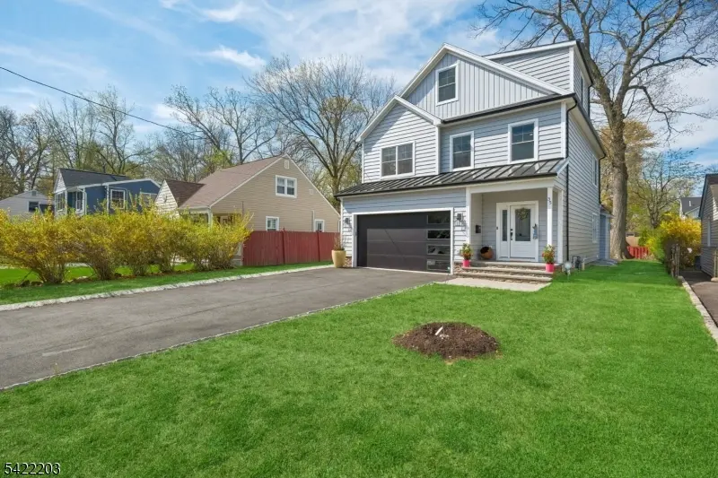 35 Lee Rd, Livingston Twp., NJ 07039