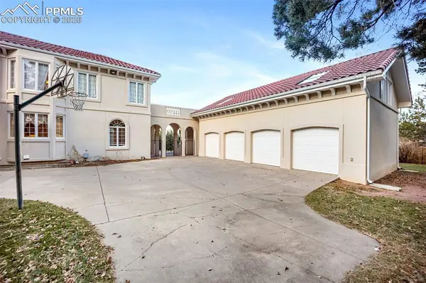 15 Mirada RD, Colorado Springs, CO 80906