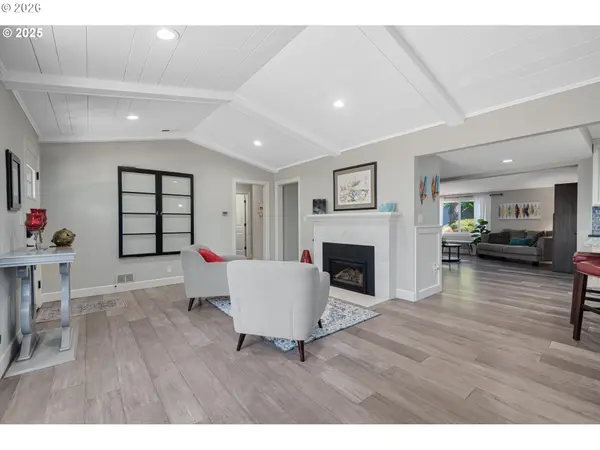 8444 SW 58th AVE, Portland, OR 97219