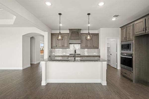 3438 Arbor Grove Trail, Midlothian, TX 76065