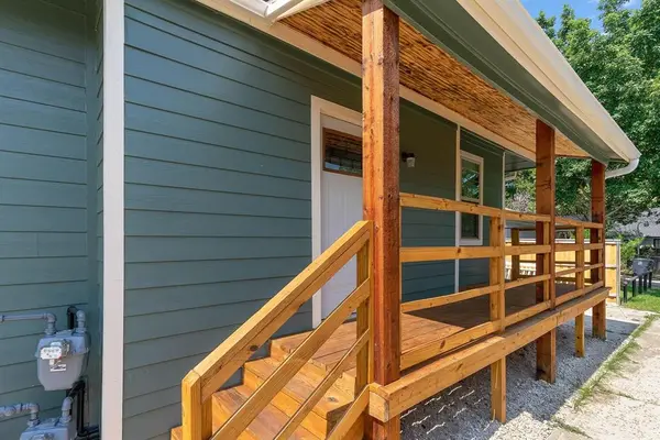 1030 N Bishop Avenue #Unit B, Dallas, TX 75208