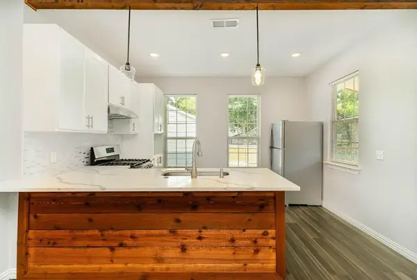 1030 N Bishop Avenue #Unit B, Dallas, TX 75208