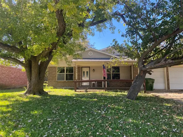 808 N Hughes Street, Howe, TX 75459