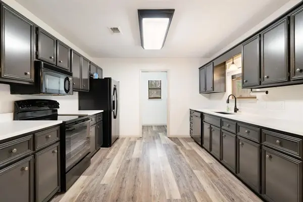 2815 Ballard Drive, Paris, TX 75460