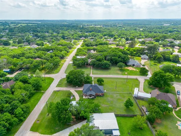 2533 Brandon Lane, Burleson, TX 76028