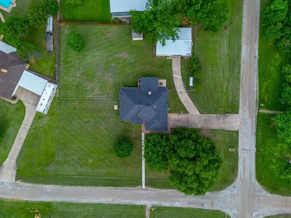 2533 Brandon Lane, Burleson, TX 76028