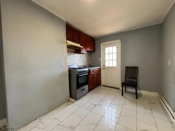 516 E Jersey St, Elizabeth City, NJ 07206