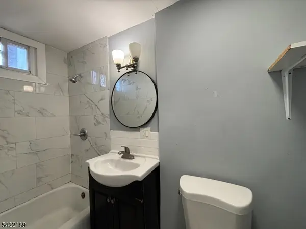 516 E Jersey St, Elizabeth City, NJ 07206