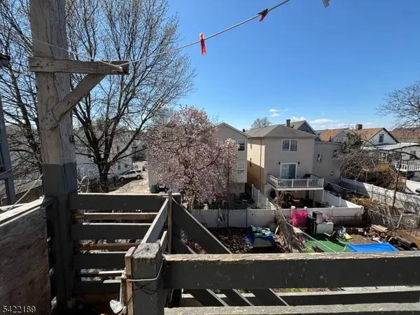 516 E Jersey St, Elizabeth City, NJ 07206