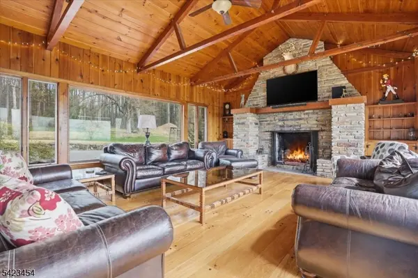 3 Hillbrook Lane, Holland Twp., NJ 08848