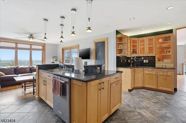 3 Hillbrook Lane, Holland Twp., NJ 08848