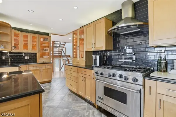 3 Hillbrook Lane, Holland Twp., NJ 08848