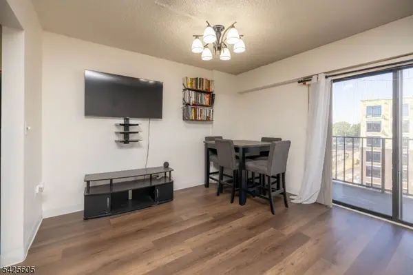 10 N Wood Ave #706, Linden City, NJ 07036