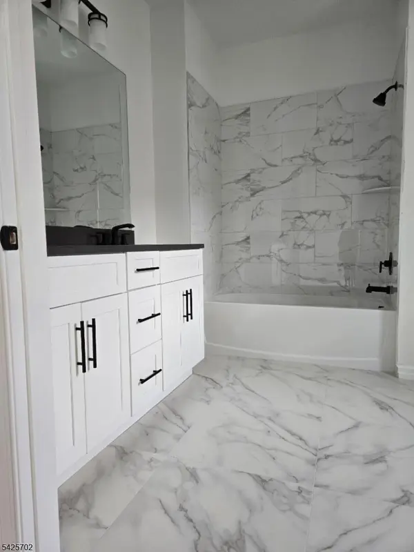 37 Forest Dr, Piscataway Twp., NJ 08854