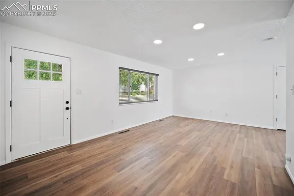 1333 Holmes DR, Colorado Springs, CO 80909