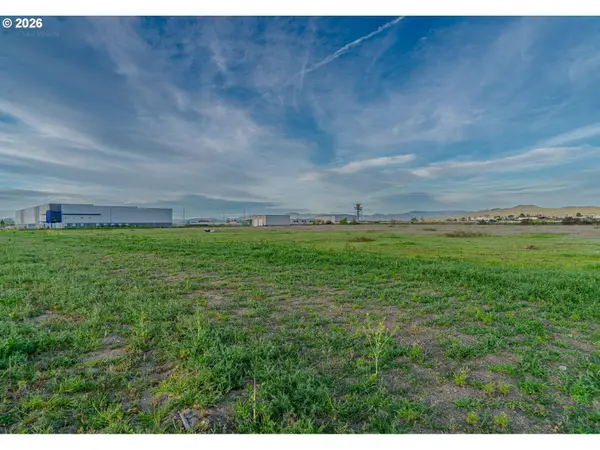 4676 INDUSTRY DR, Medford, OR 97504