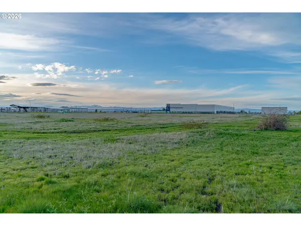 4676 INDUSTRY DR, Medford, OR 97504