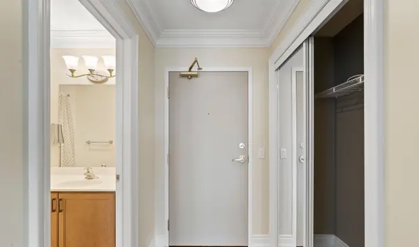 1 Maison Parc CT #603, Vaughan, ON L4J 9K1