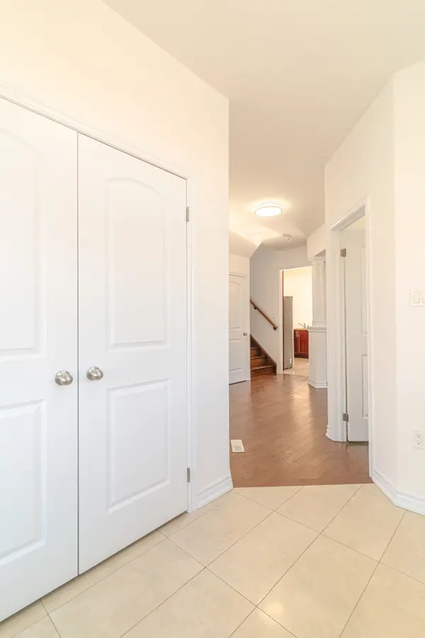 27 Bamburg ST, Georgina, ON L0E 1R0