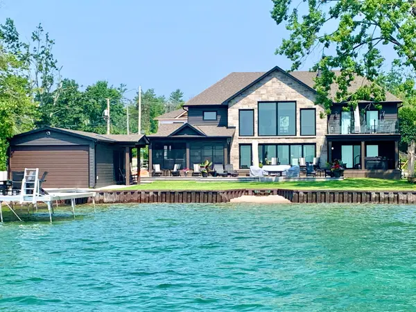 1 Sunnyside AVE, Oro-medonte, ON L0L 2E0