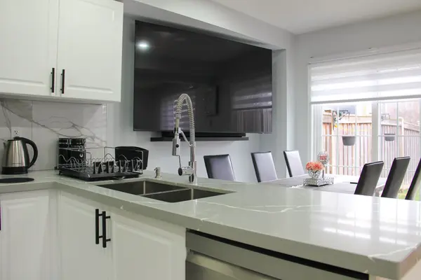 60 Bushmill CIR, Brampton, ON L7A 0K8