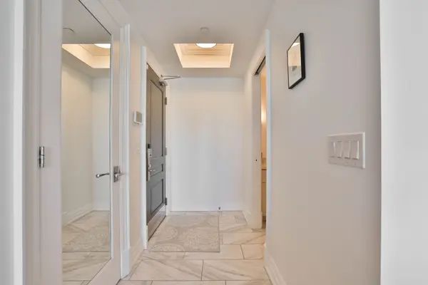 2060 Lakeshore RD #304, Burlington, ON L7R 0G2