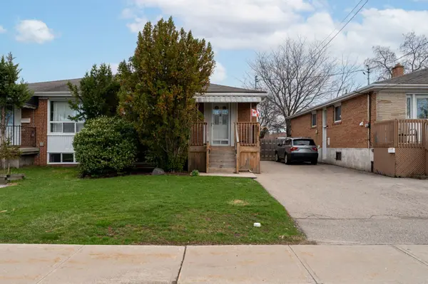 49 Navenby CRES, Toronto W05, ON M9L 1B3