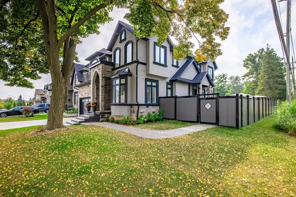 4 Lockman DR, Hamilton, ON L9K 0C1