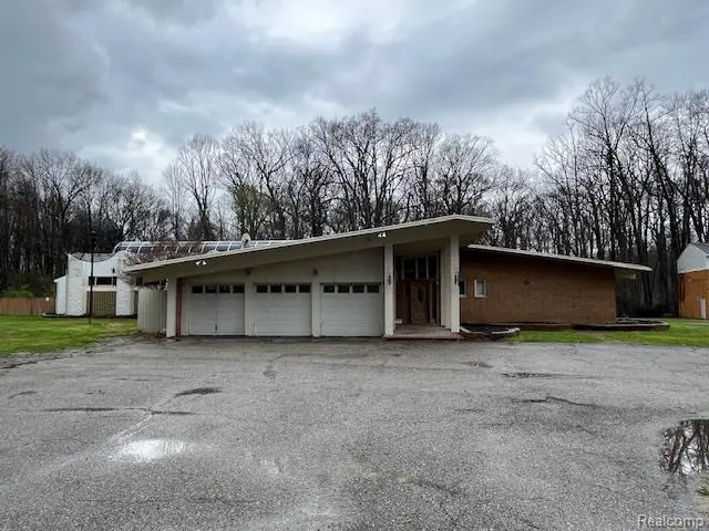 20551 Norwood DR S, Southfield, MI 48075