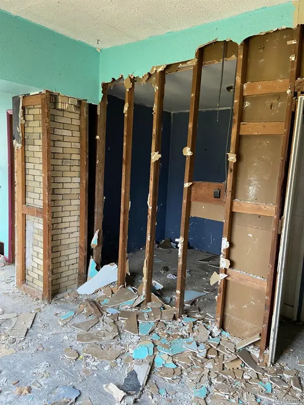 915 Stocker AVE, Flint, MI 48503