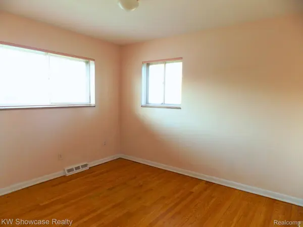 335 N ETON ST #26, Birmingham, MI 48009