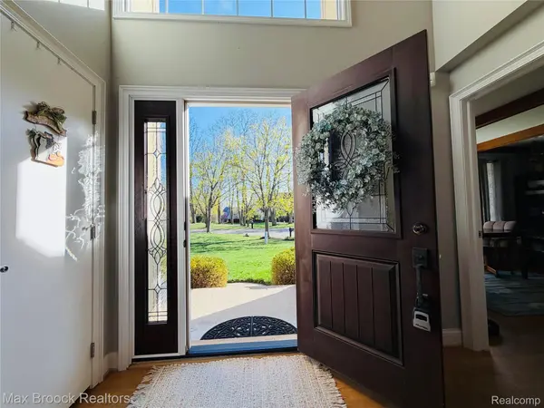 1840 Wexport LN, Commerce Charter Township, MI 48382