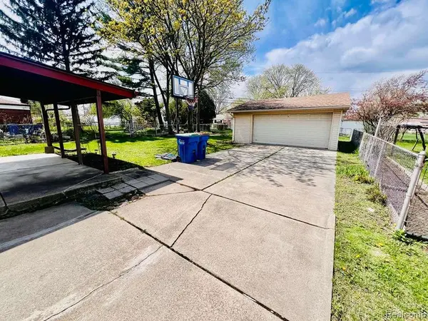 26373 Curie AVE, Warren, MI 48091