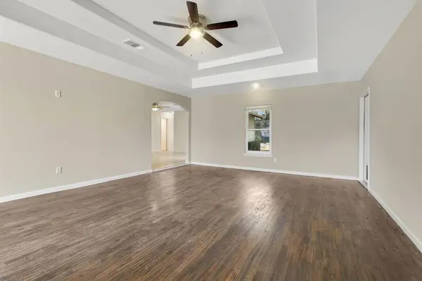 2821 N Bell Avenue, Denton, TX 76209