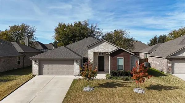 440 Brinkley Drive, Saginaw, TX 76179